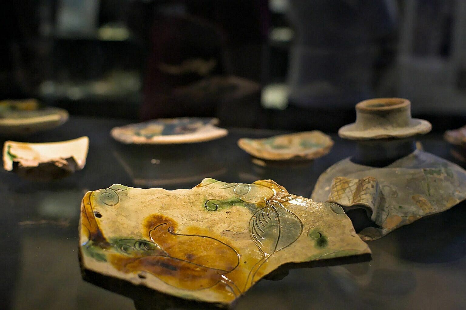 Broken pottery from the 1500s found at the Lazzaretto Nuovo