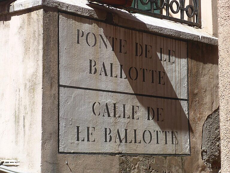 The Ponte delle Ballotte and Calle delle Ballotte where the Venetian ballots were made.