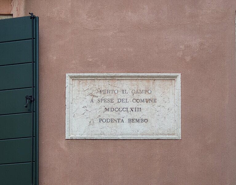 A plaque in the Campiello Flaminio Corner