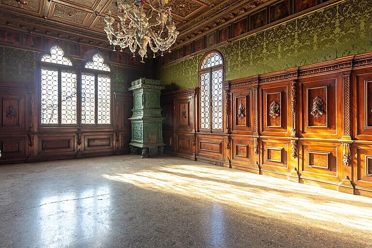 Ca' Dario for sale - photos of the interior
