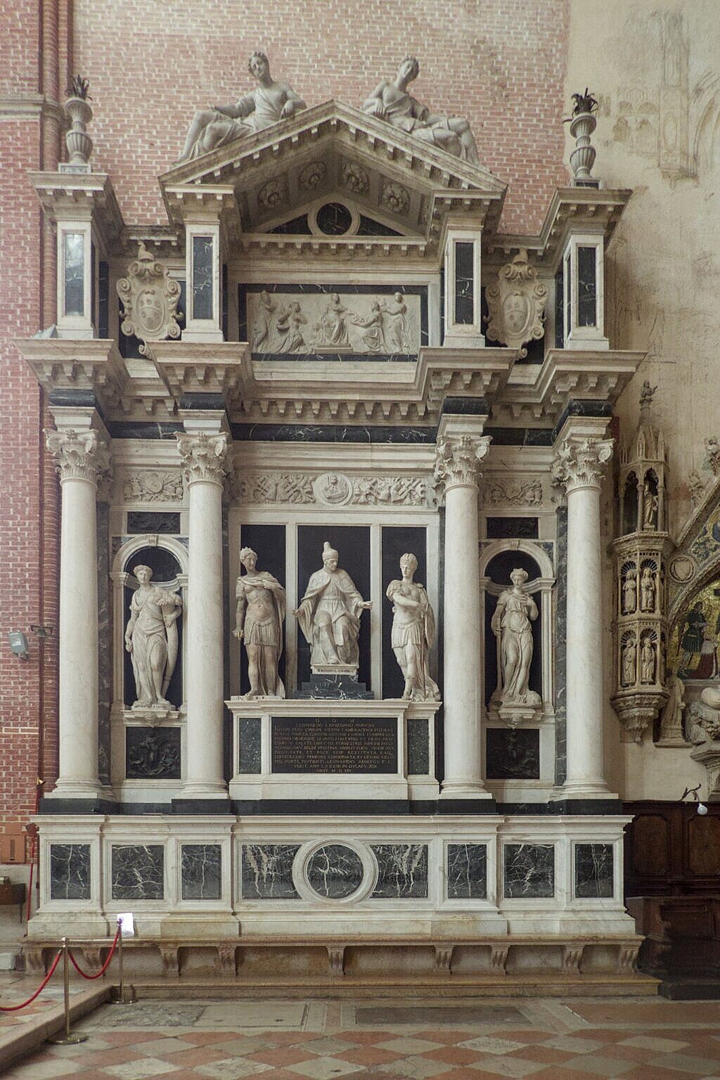 The tomb of Leonardo Loredan (doge 1501–1521) in SS Giovanni e Paolo