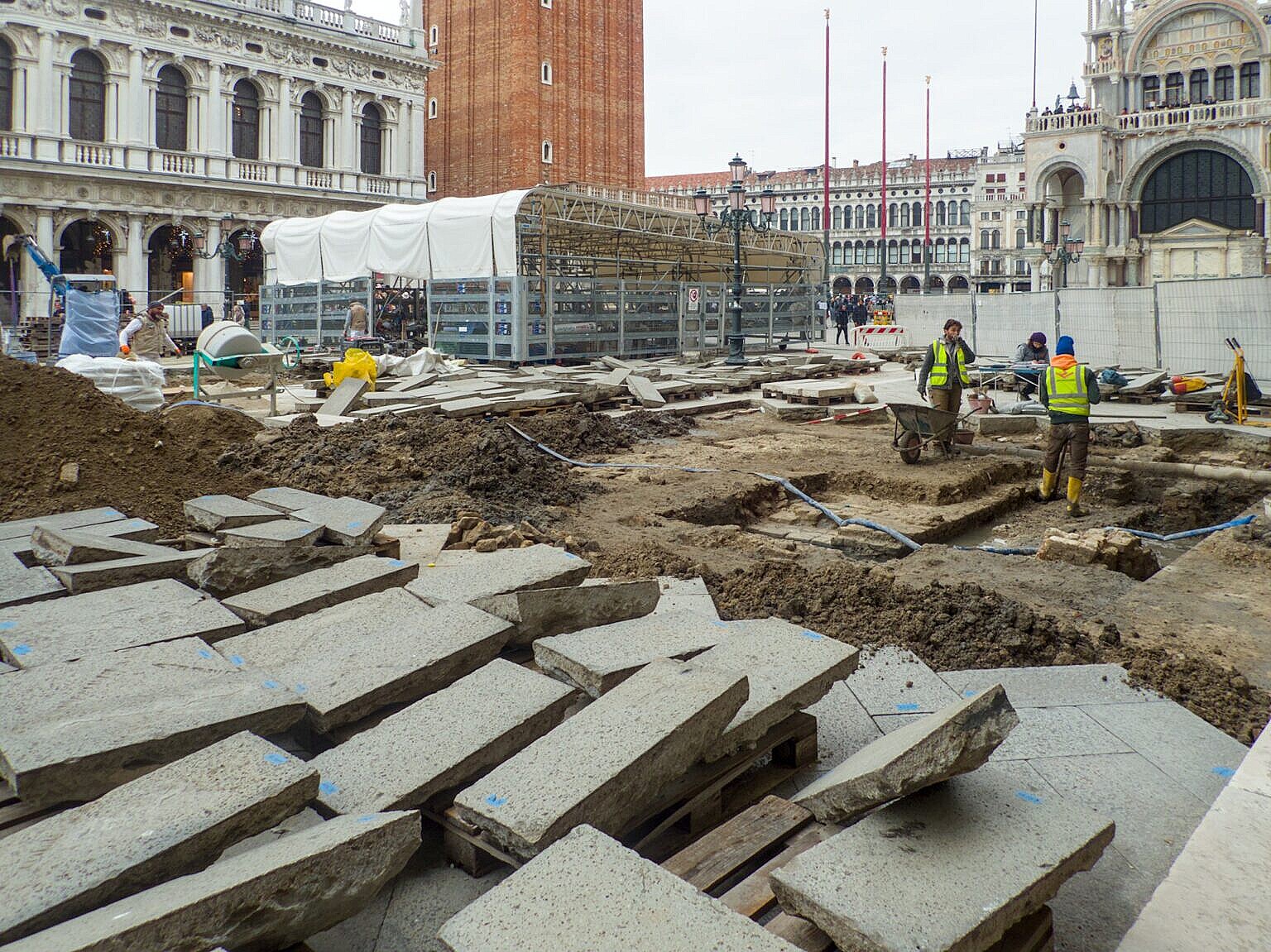 The current excavations in Piazza San Marco