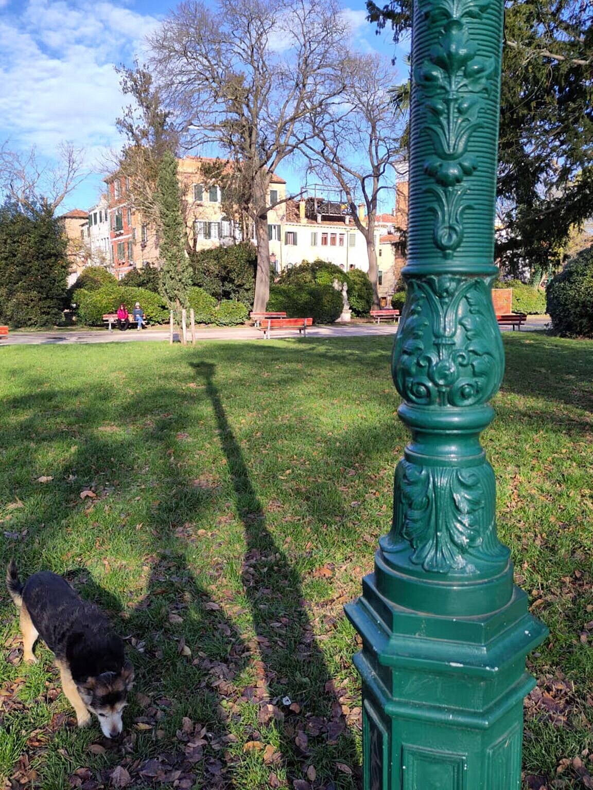 The floral patterns on the lampposts in the Giardini Pubblici